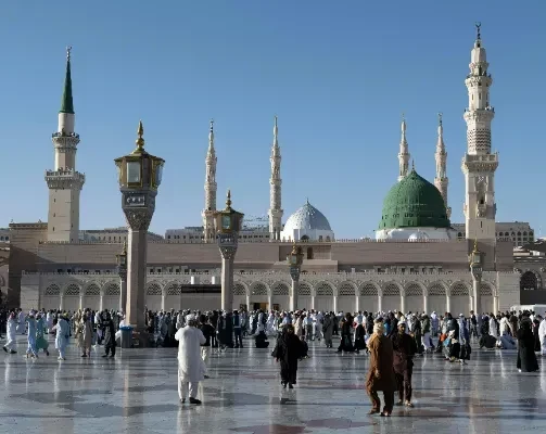 Umrah with Kids and Elderly Parents: A Family Planning Guide
